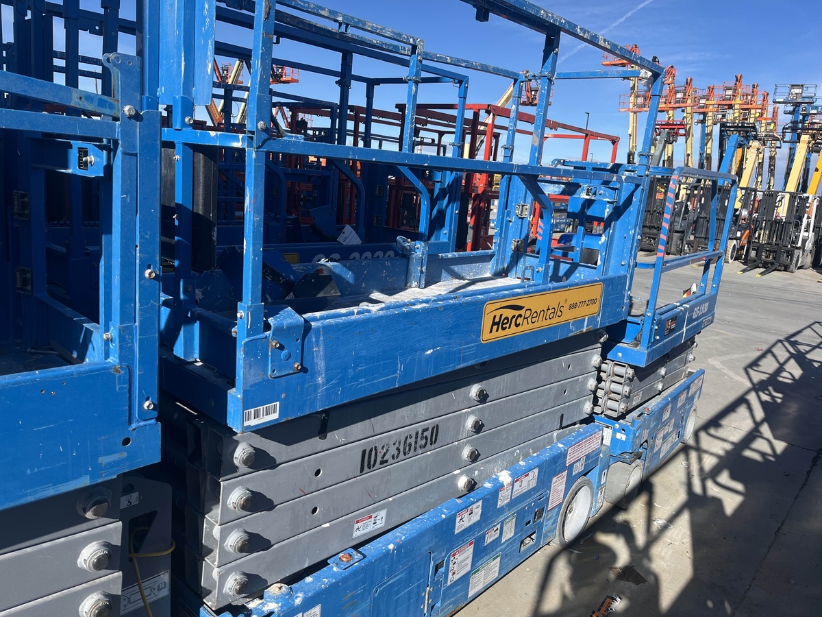2018 Genie GS-3232