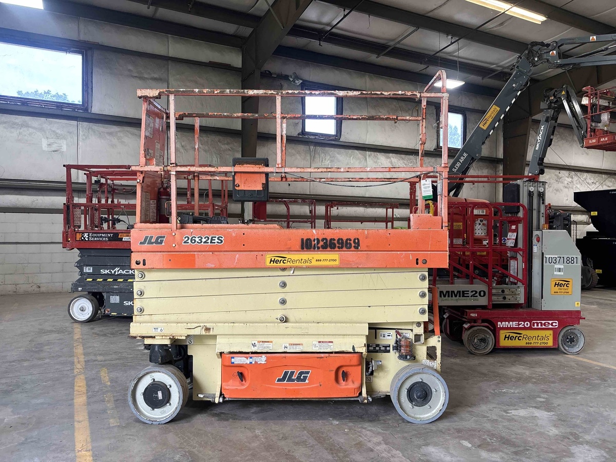 2018 JLG 2632ES-1