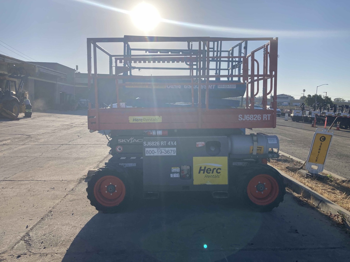 2018 Skyjack SJ-6826RT-3