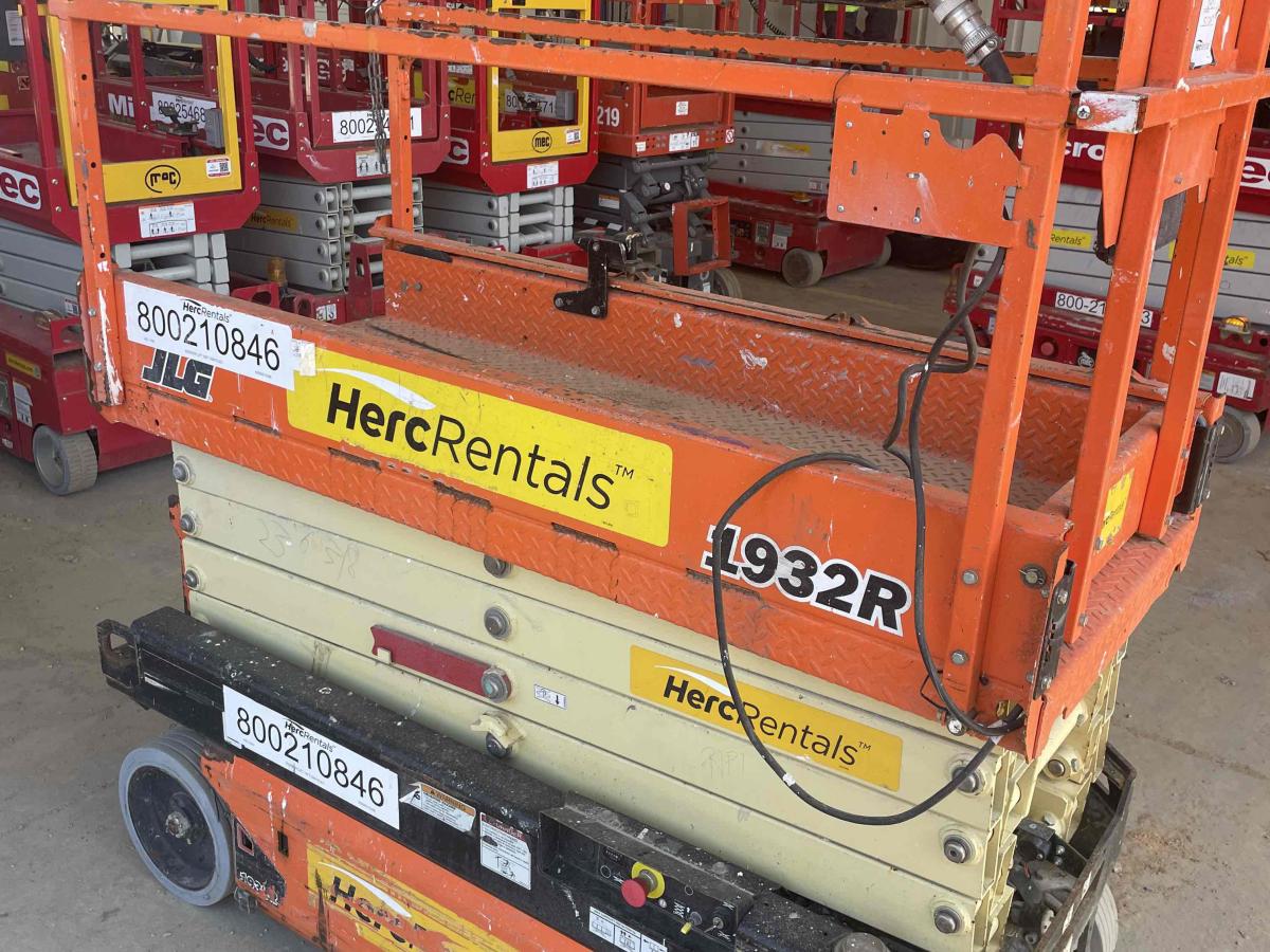 2018 JLG 1932R