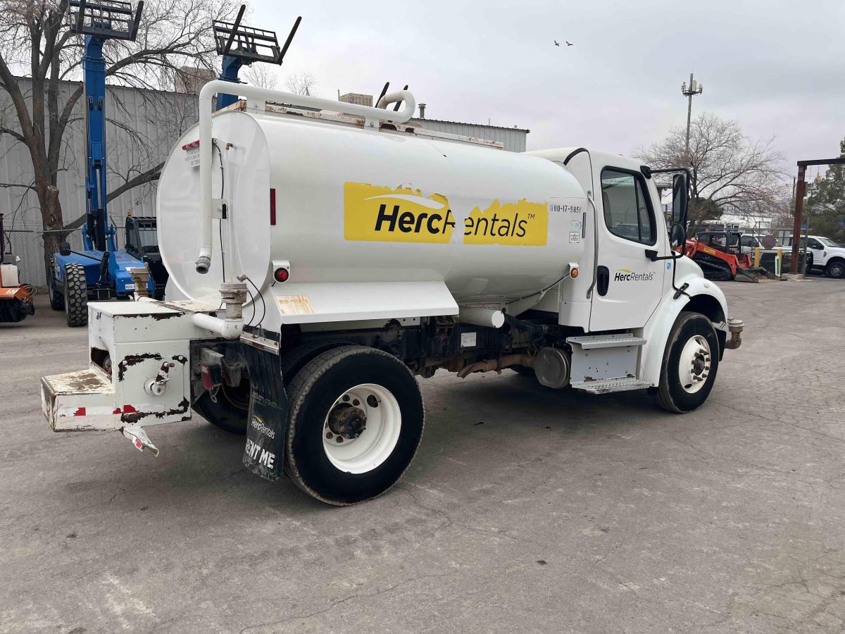 2018 Freightliner M2106