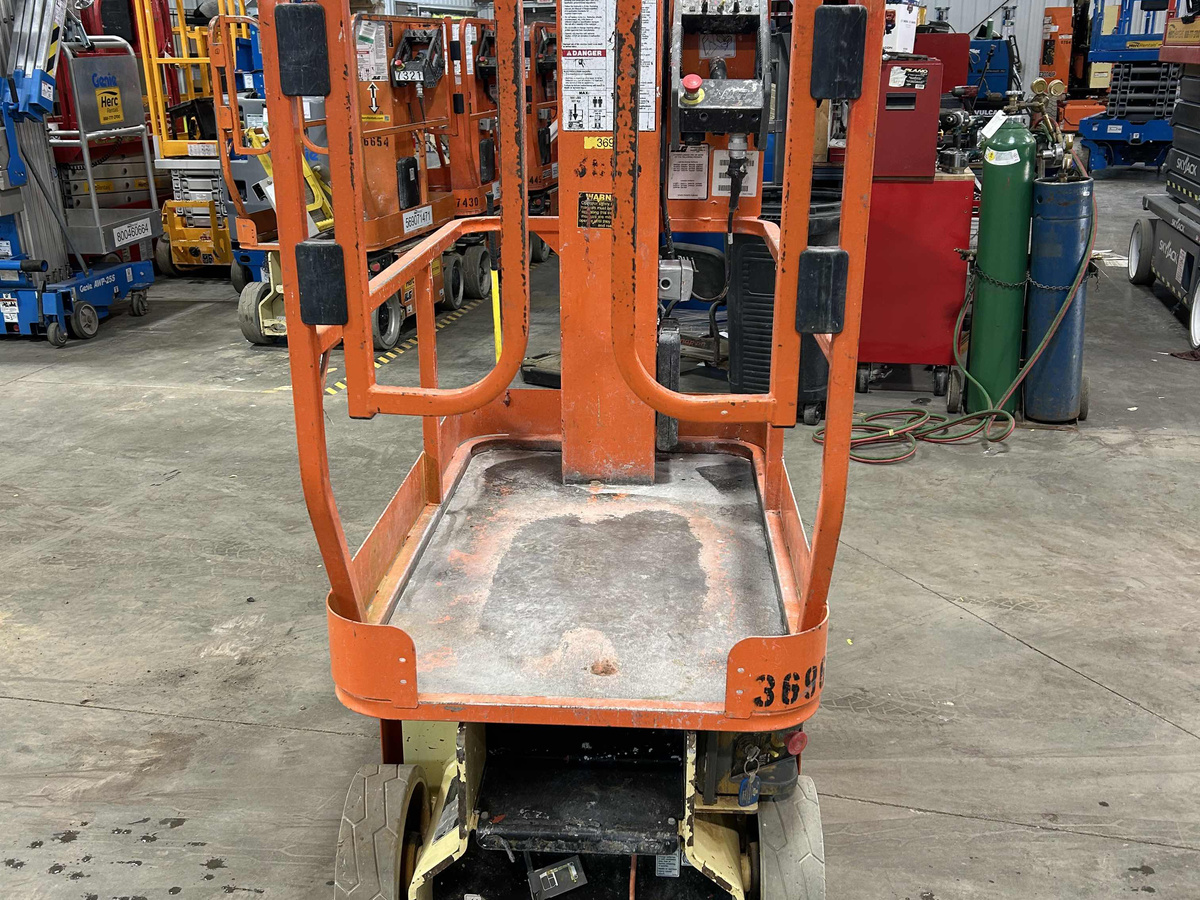 2015 JLG 1230ES-4