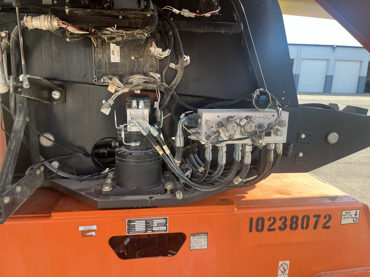 2018 JLG 660SJ-9