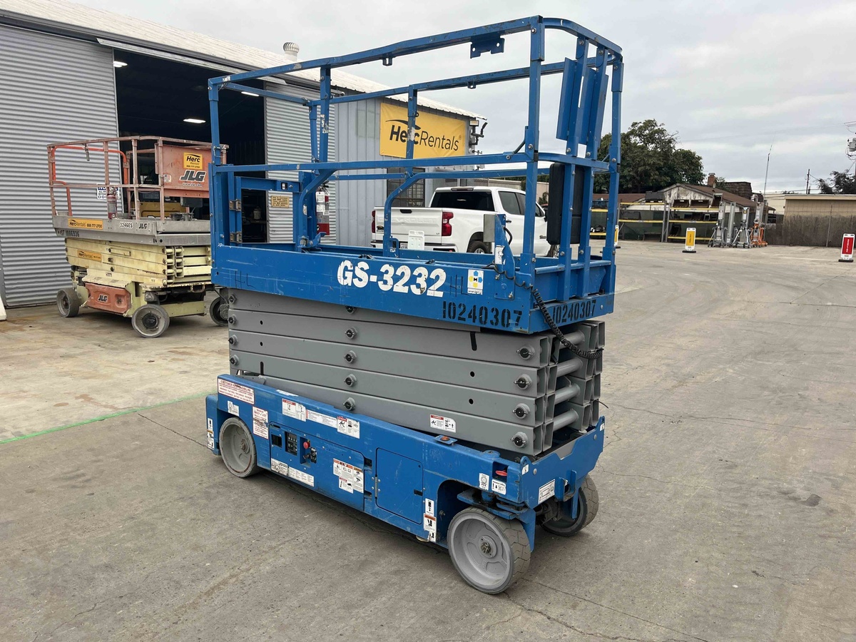 2018 Genie GS-3232-4