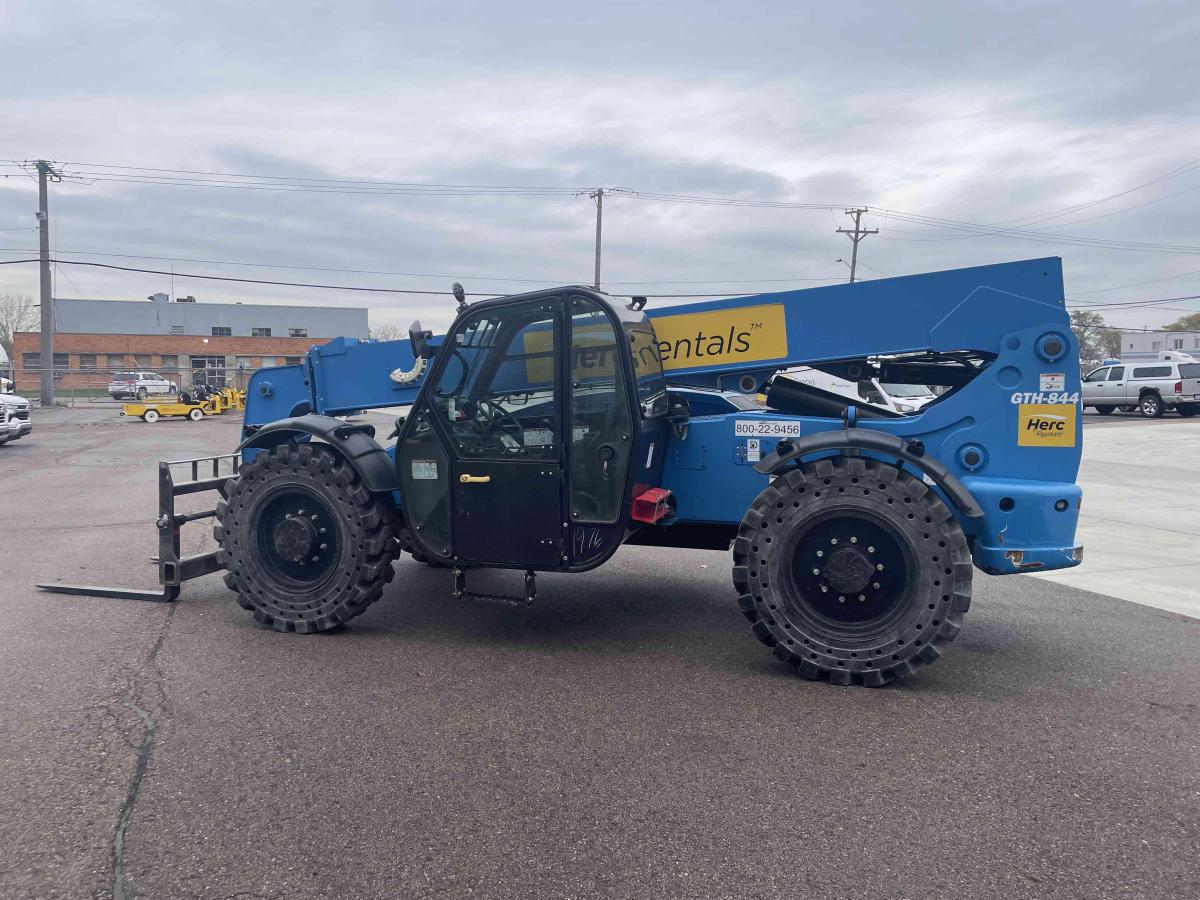 2018 Genie GTH 844