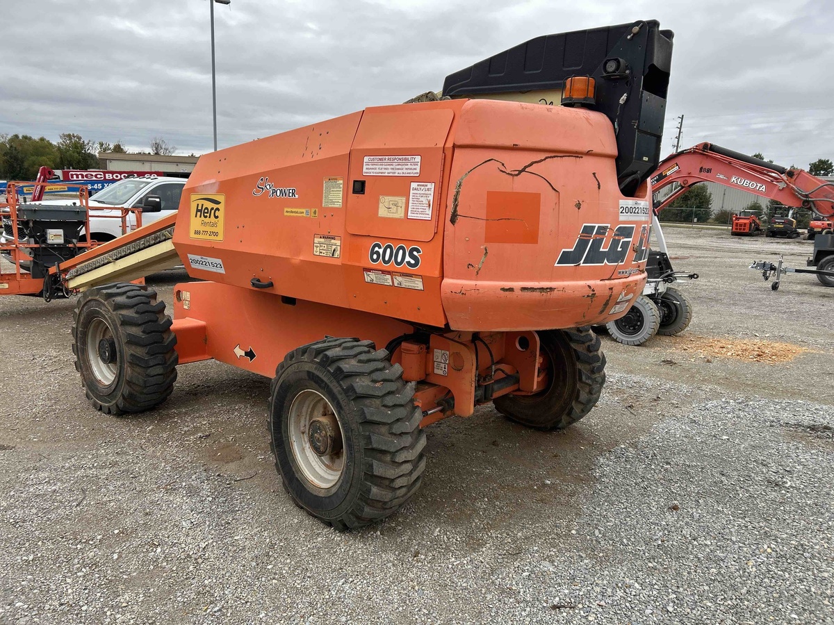 2017 JLG 600S-6