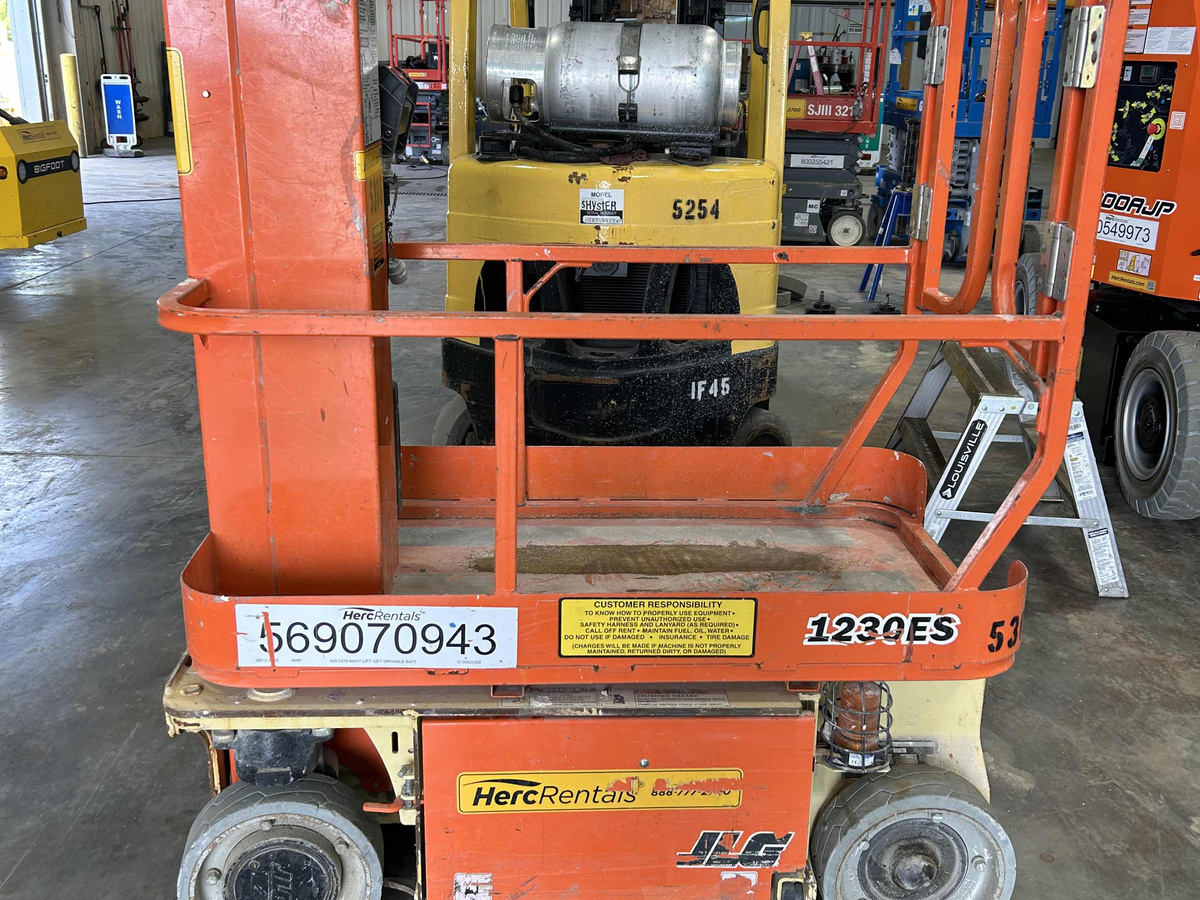 2016 JLG 1230ES