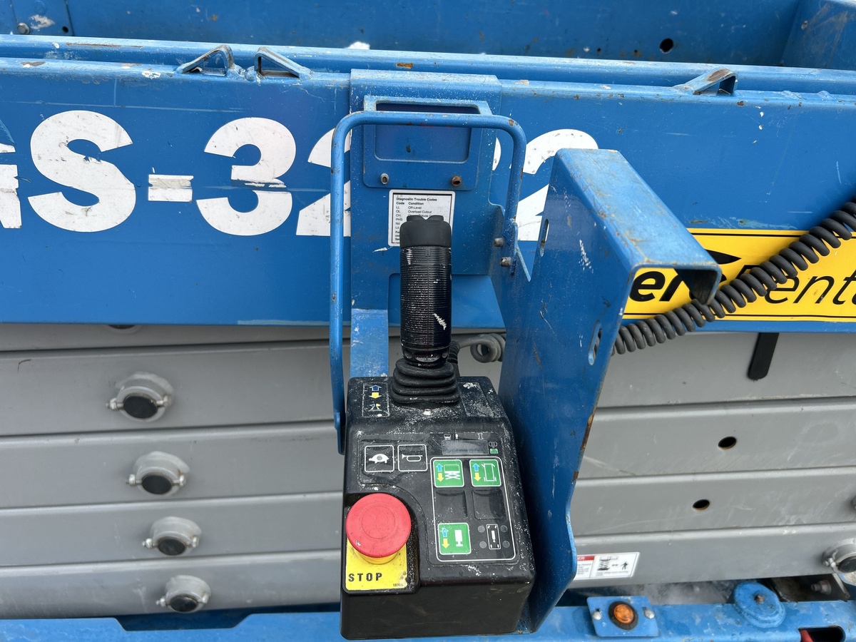 2017 Genie GS-3232-5