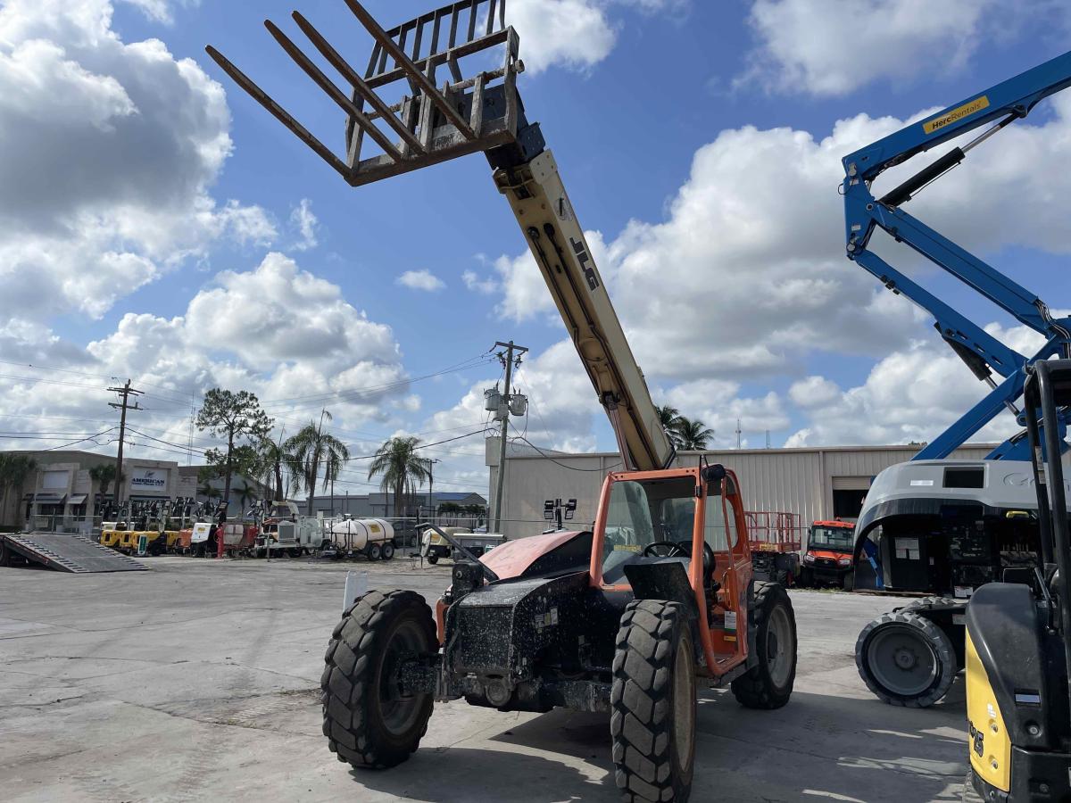 2018 JLG G6-42A