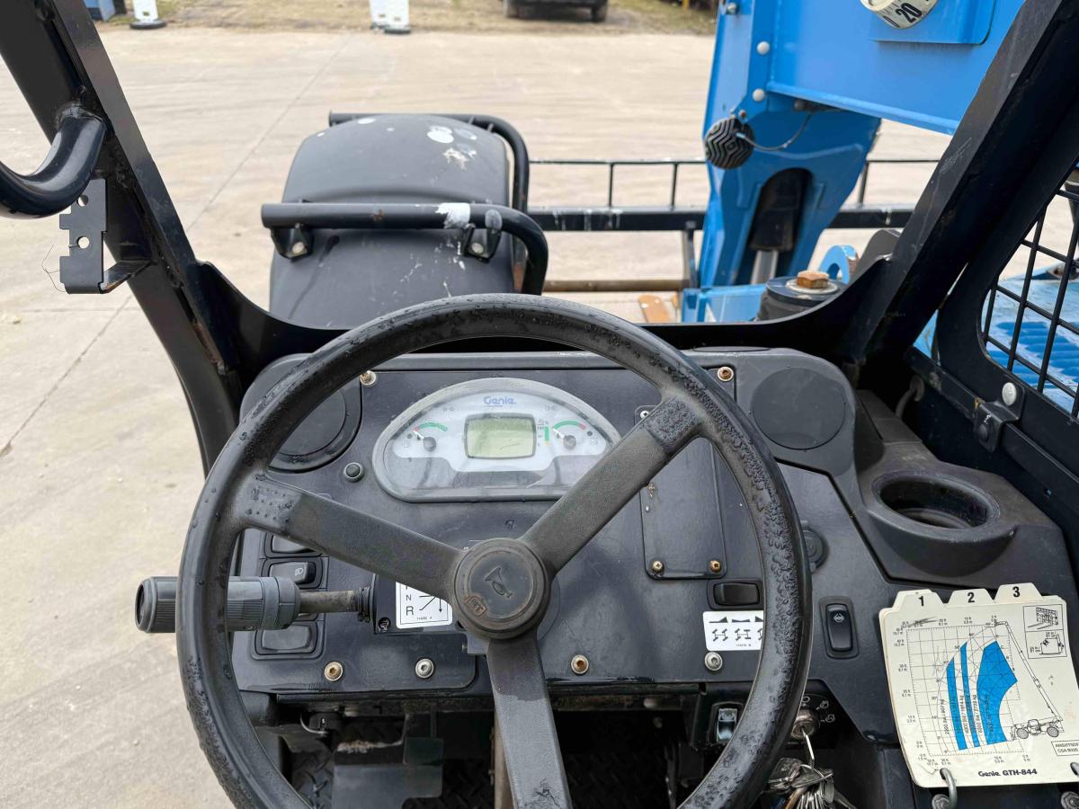 2018 Genie GTH 844