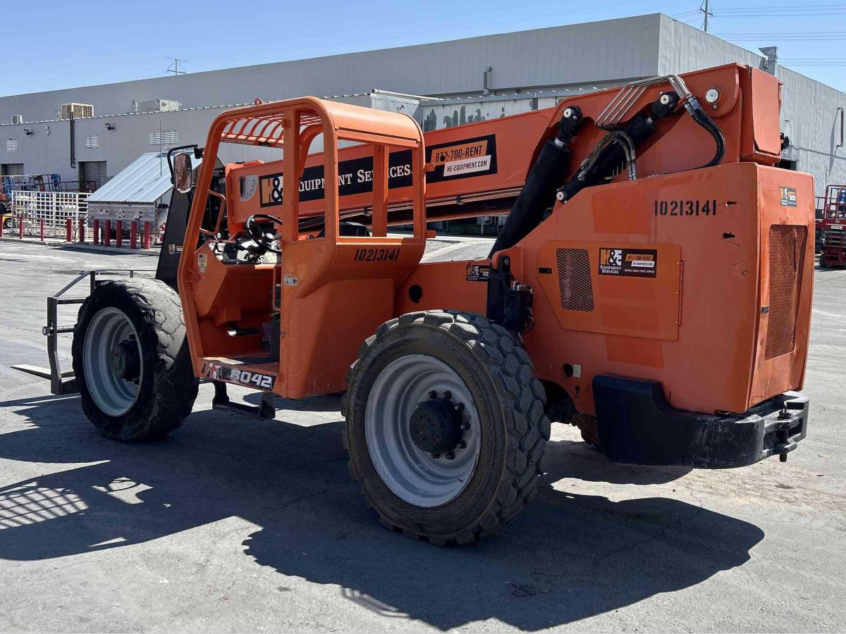 2017 SkyTrak 8042