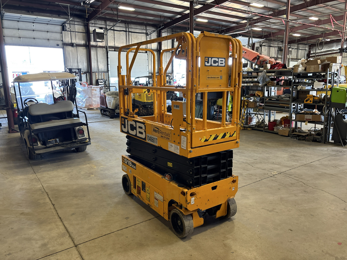2023 JCB S1930E-4