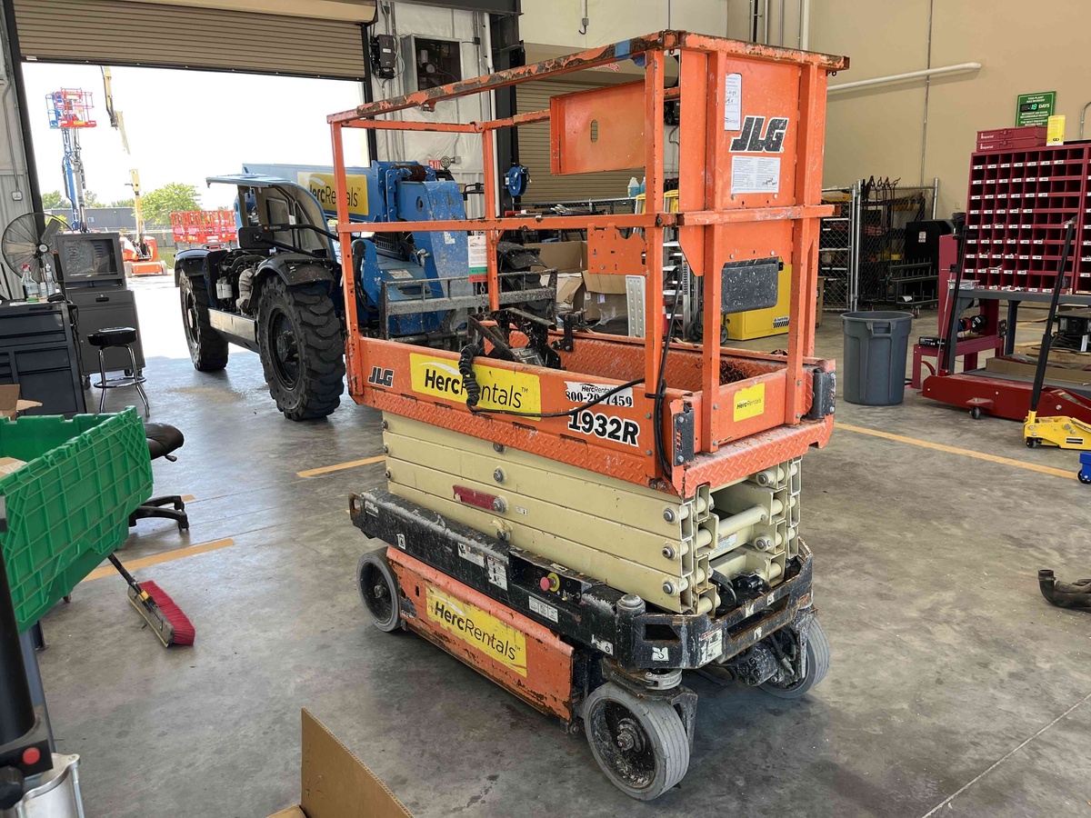 2018 JLG 1932R-2