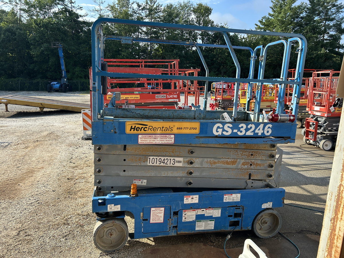 2016 Genie GS-3246