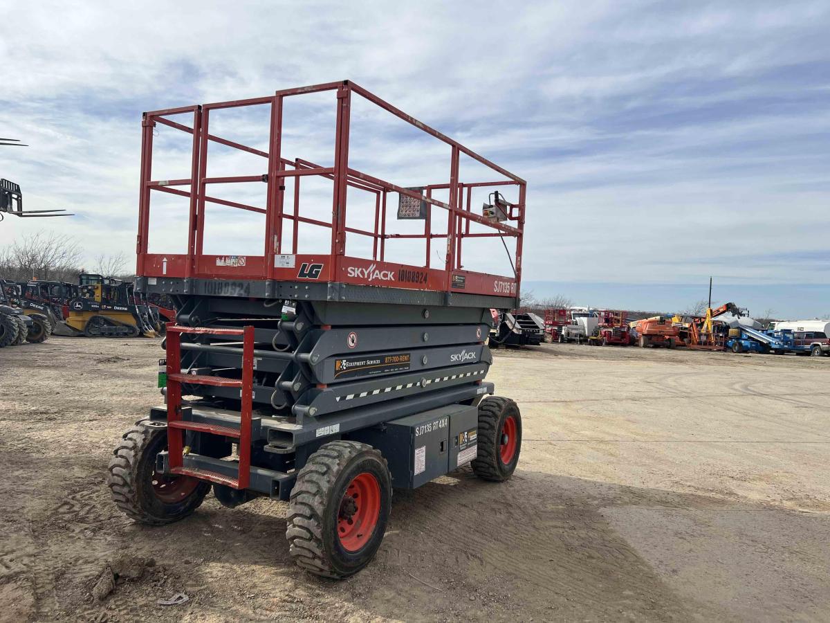 2016 Skyjack SJ-7135RT