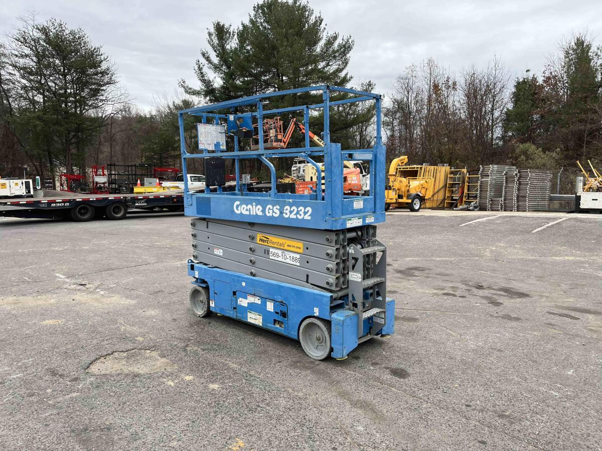 2018 Genie GS-3232