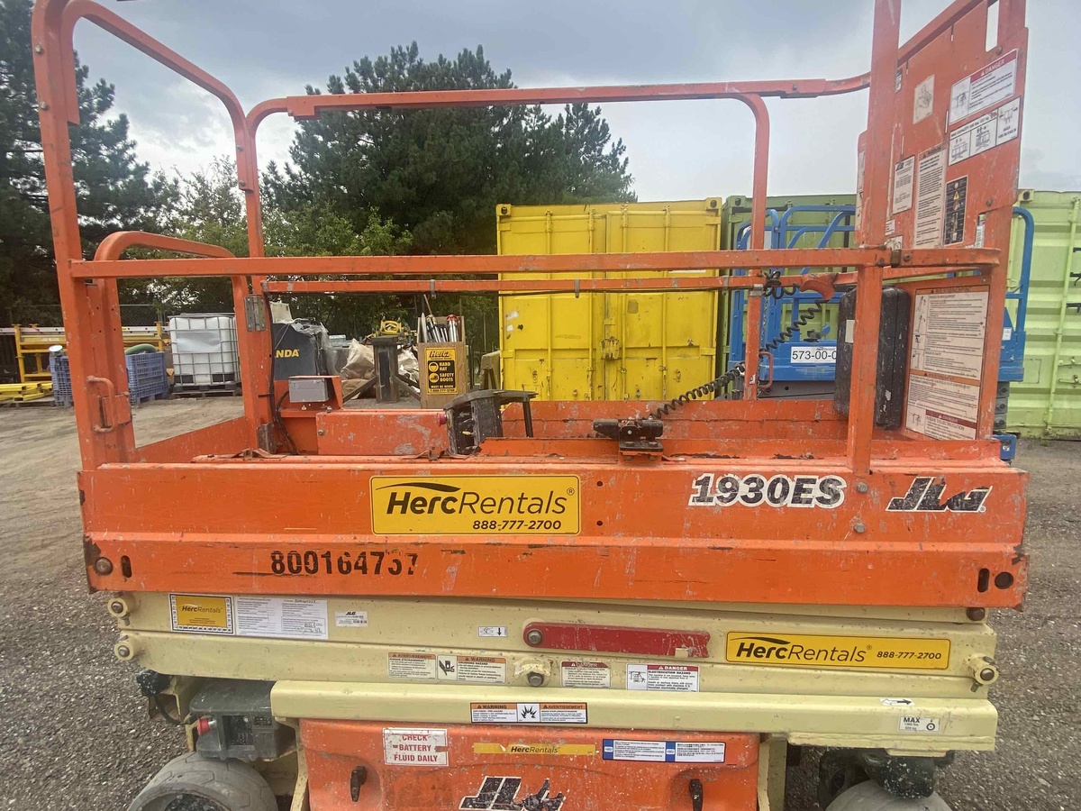 2017 JLG 1930ES