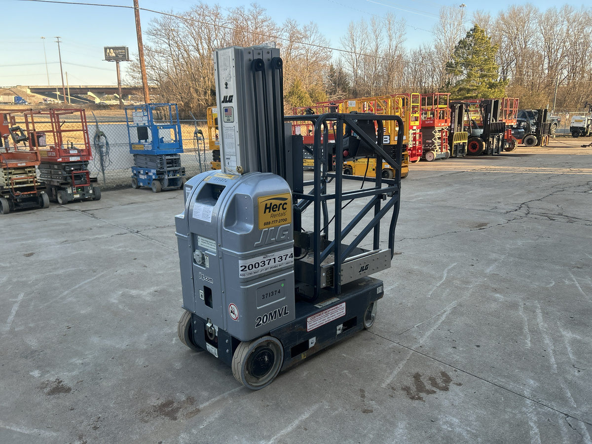 2017 JLG 20MVL