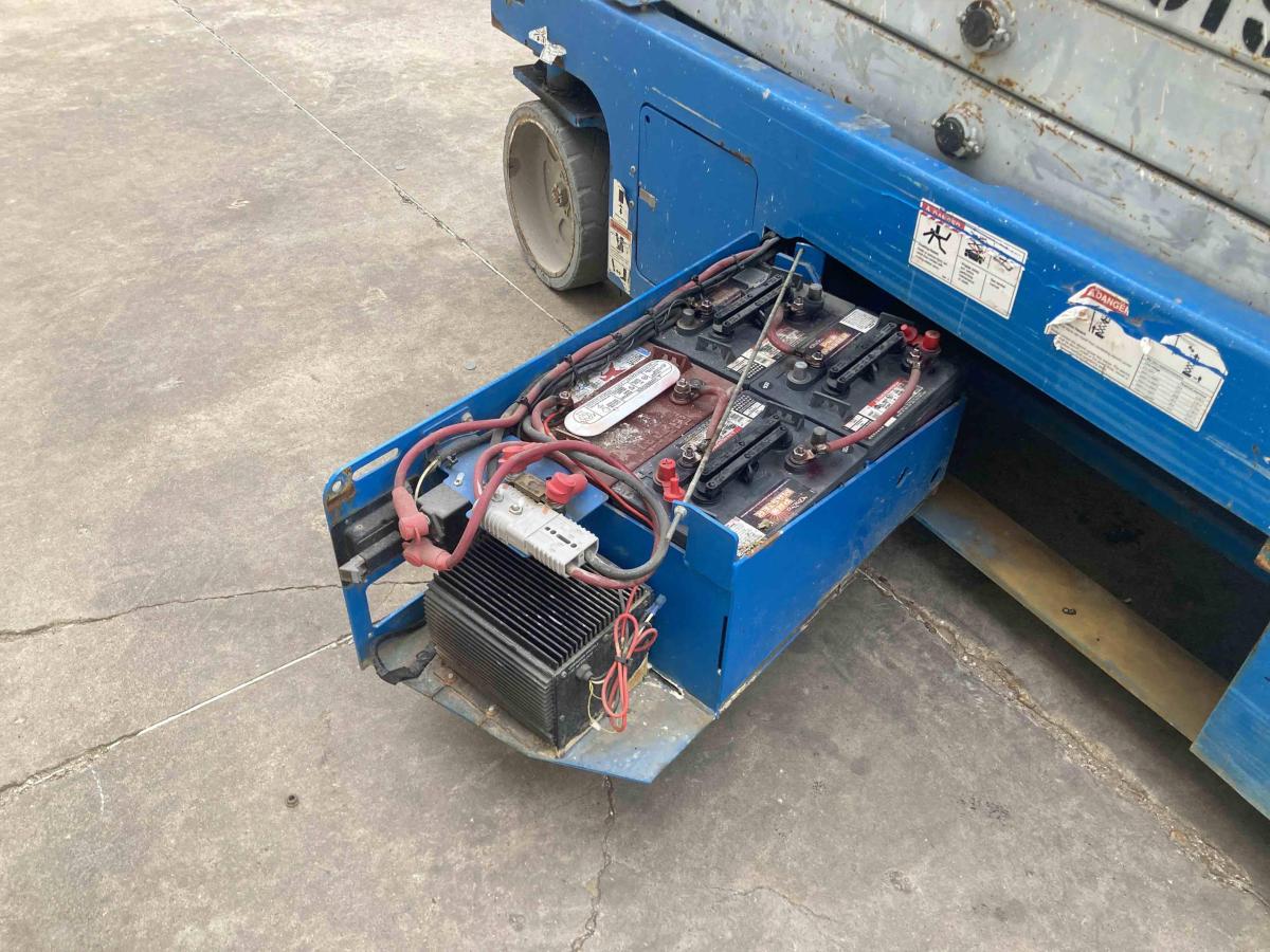 2016 Genie GS-3232