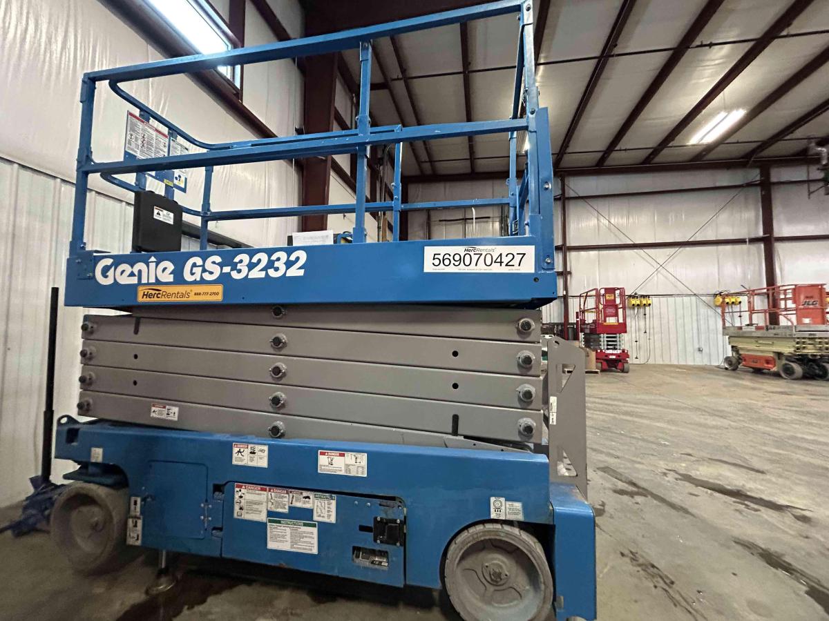 2017 Genie GS-3232