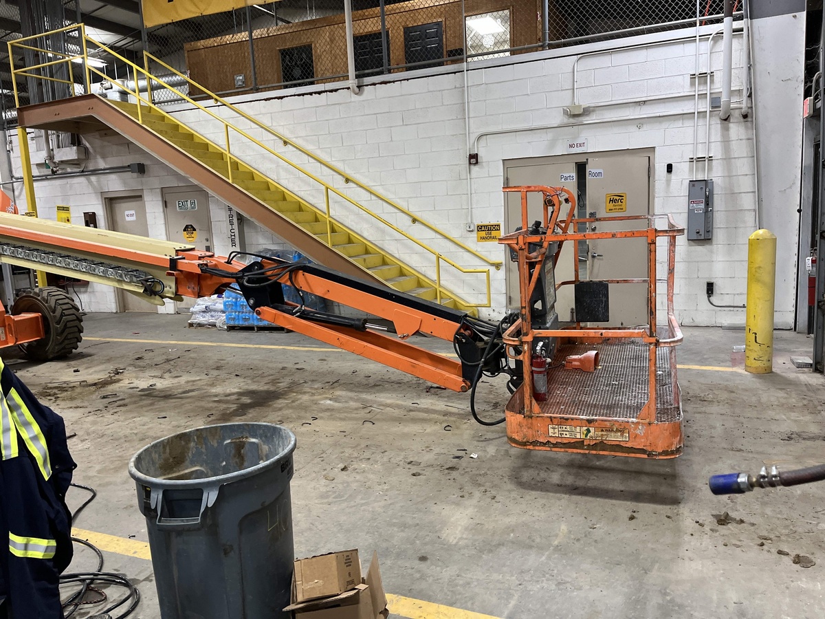 2018 JLG 660SJ-6