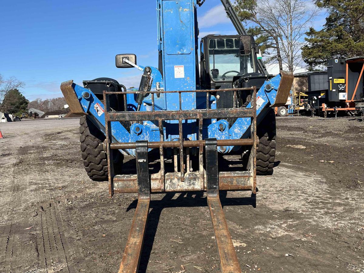 2017 Genie GTH-1056
