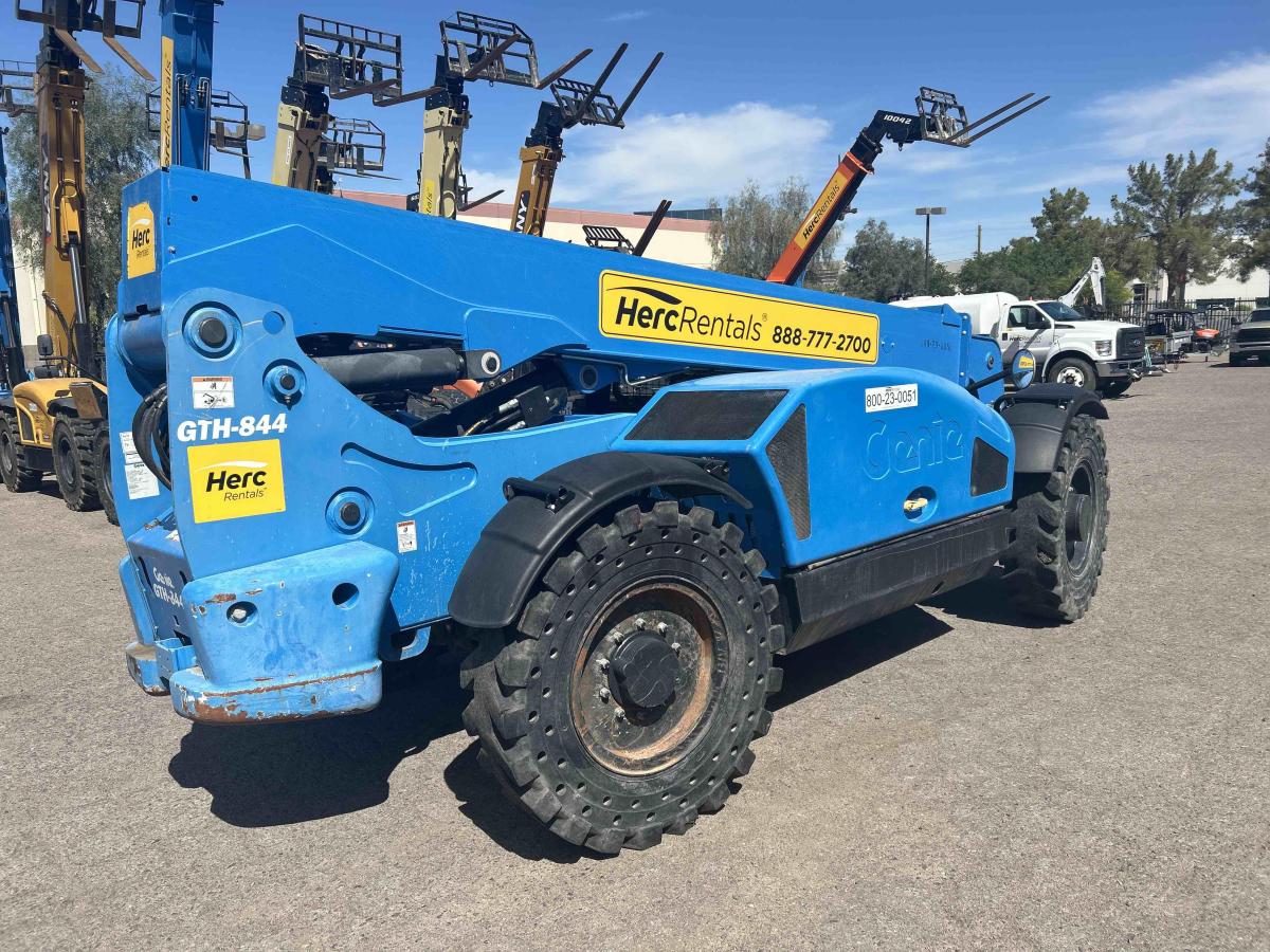 2018 Genie GTH 844