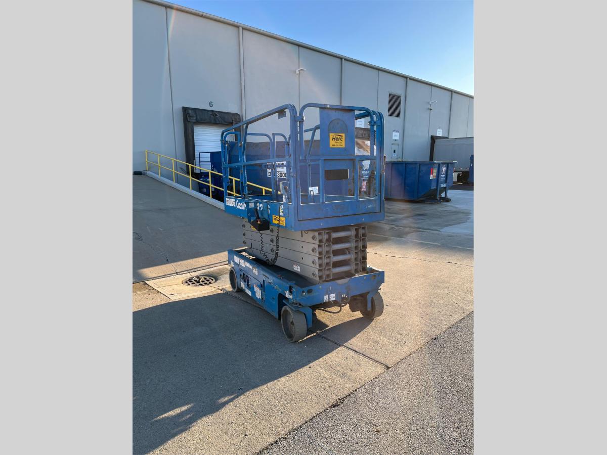 2018 Genie GS-3246