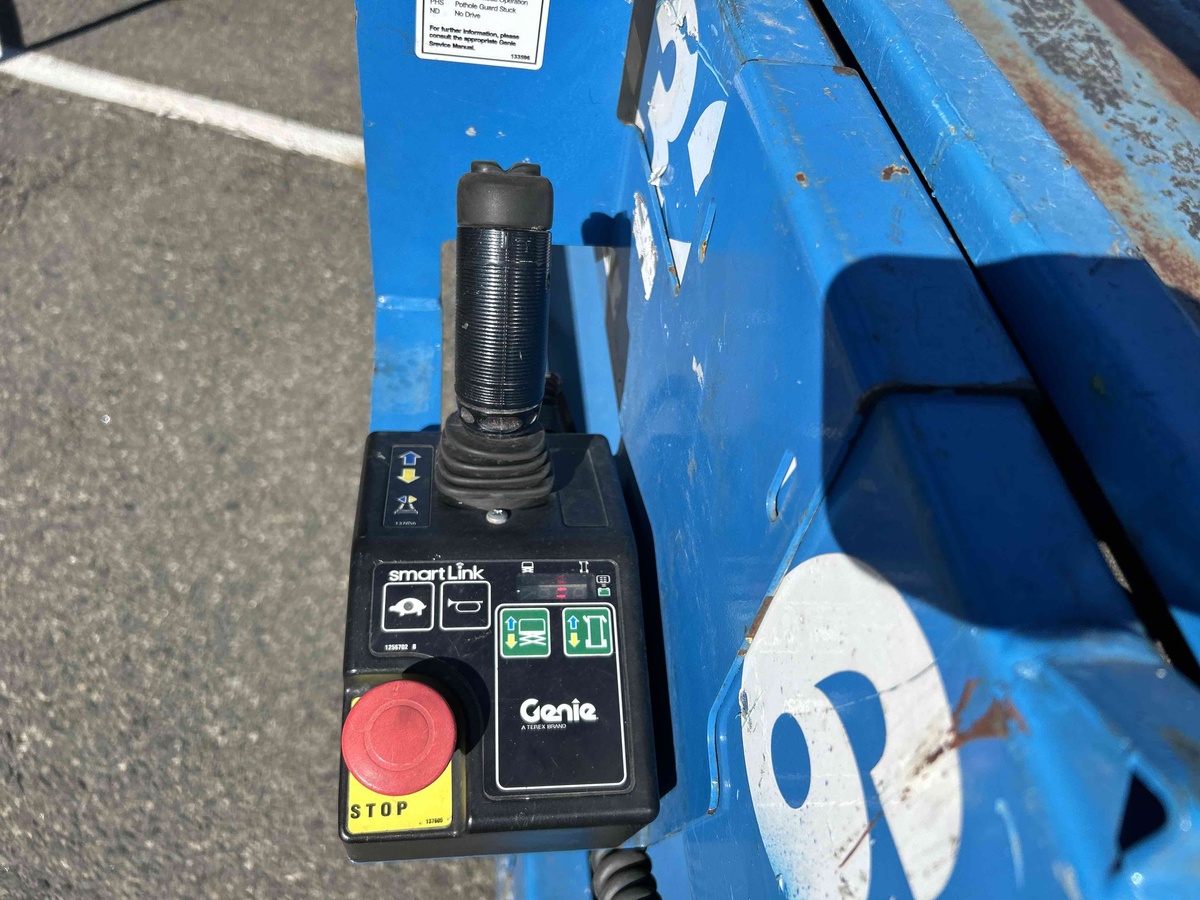2017 Genie GS-3246-6