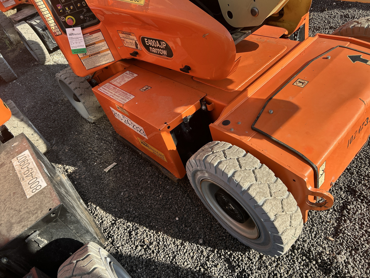 2018 JLG E400AJPN-9