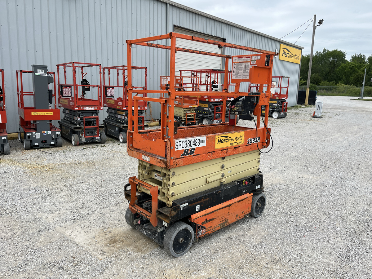 2018 JLG 1932R