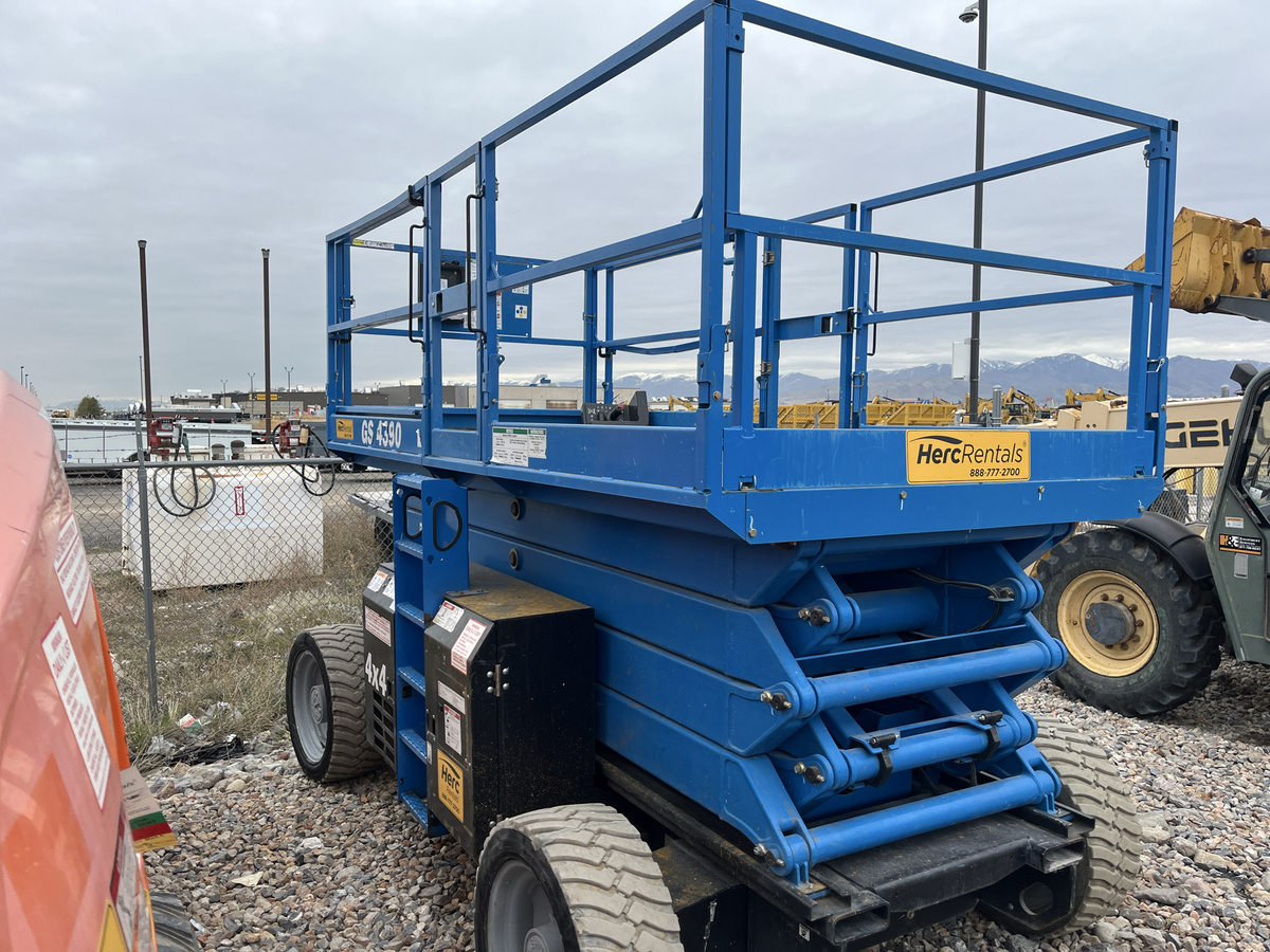 2016 Genie GS-4390 RT-4