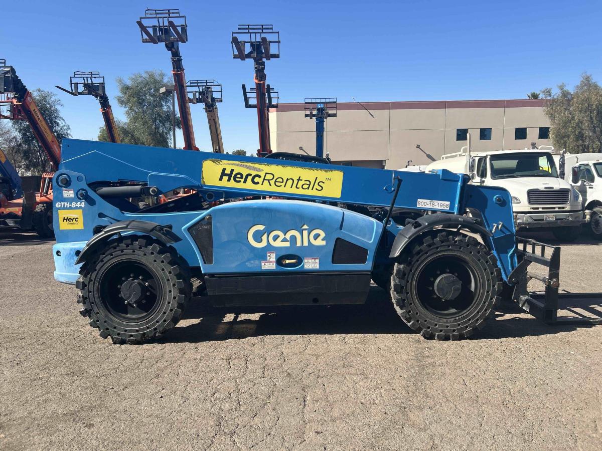 2017 Genie GTH 844