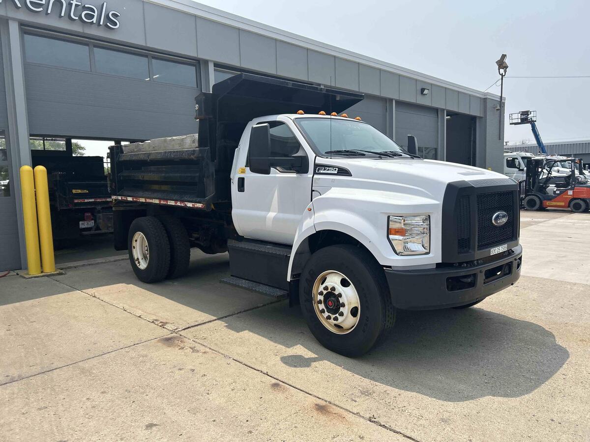 2019 Ford F750-4