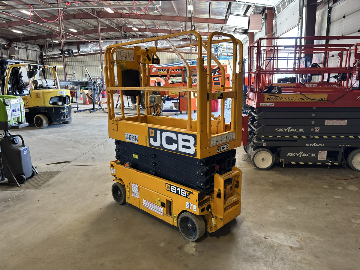 2023 JCB S1930E-4