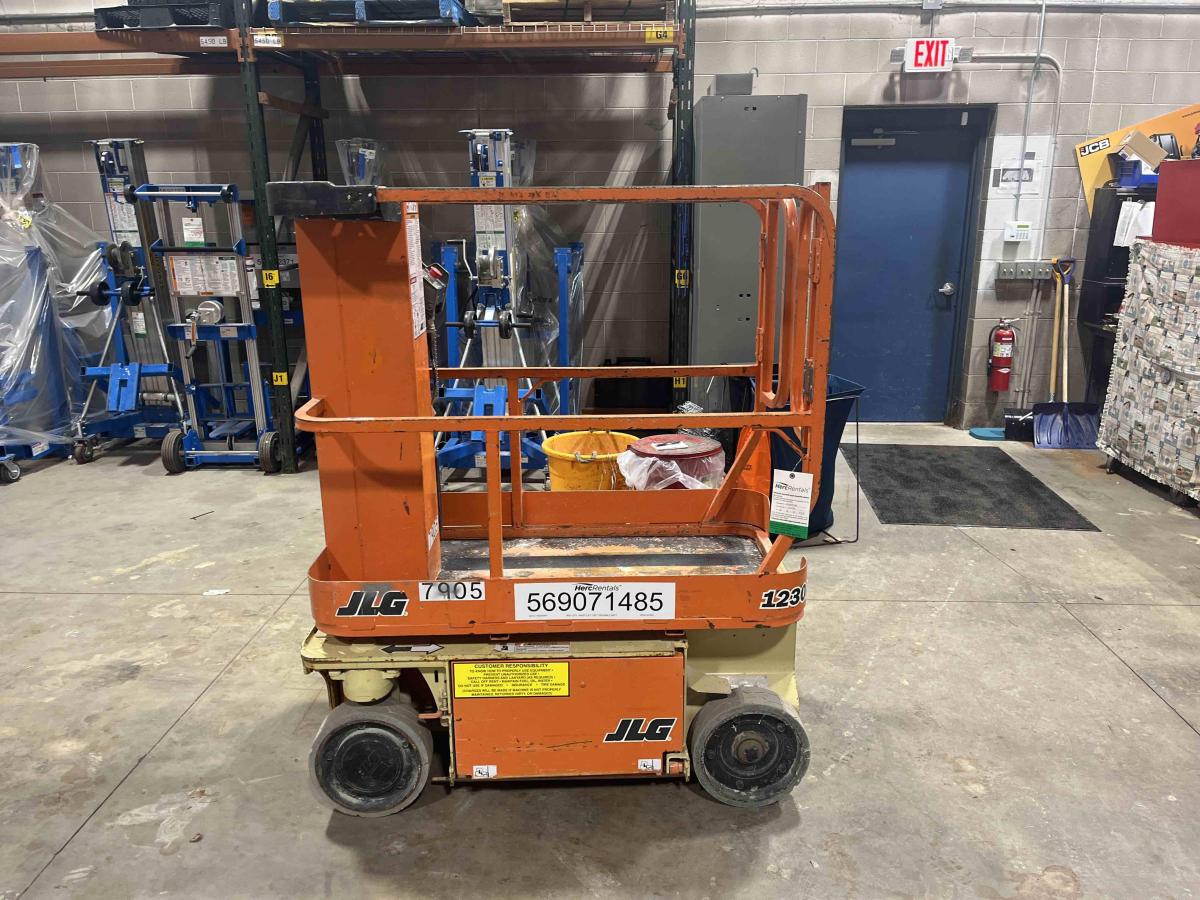 2010 JLG 1230ES