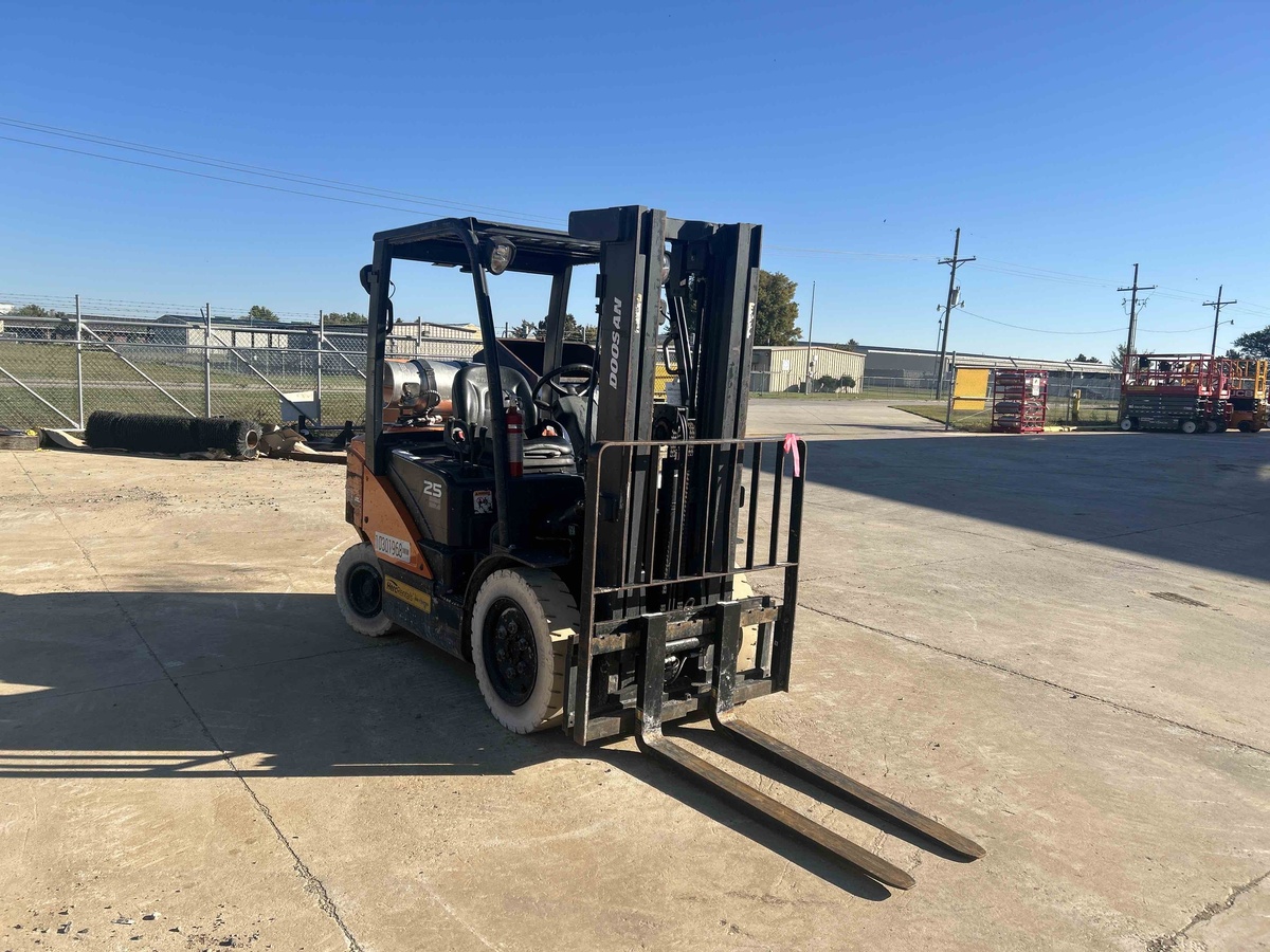 2020 Doosan G25N-7