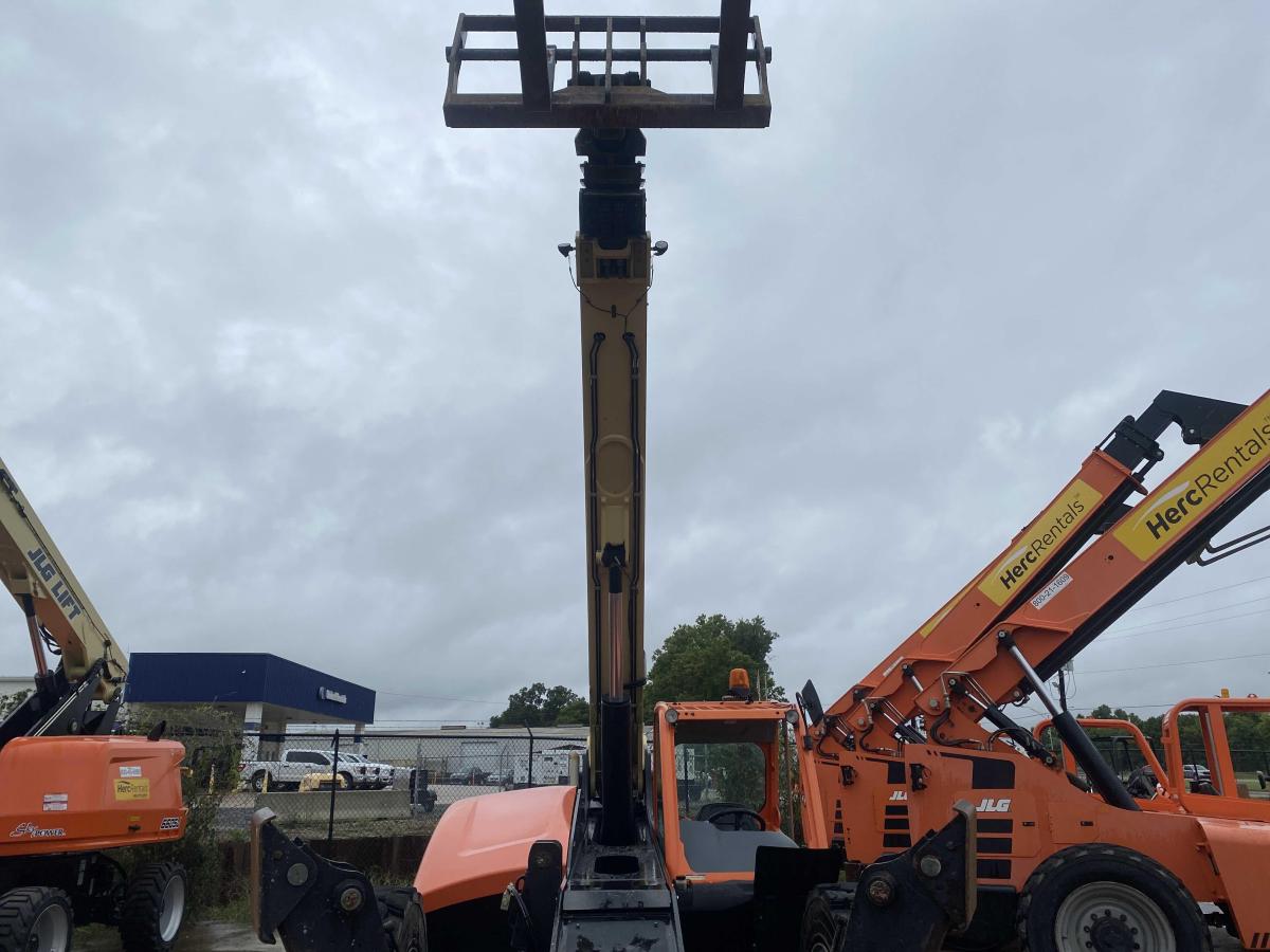 2018 JLG 1255