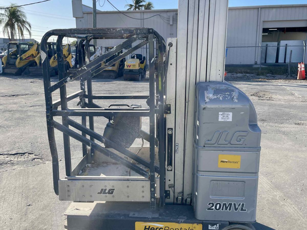 2018 JLG 20MVL