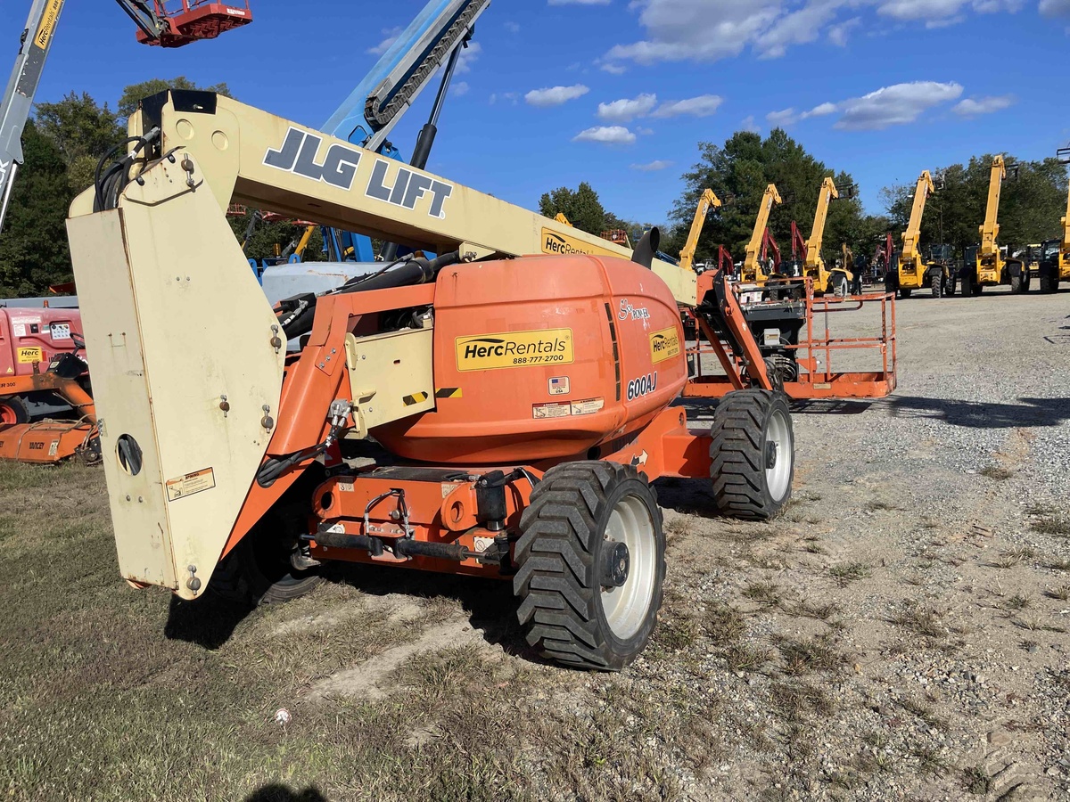 2017 JLG 600AJ-5