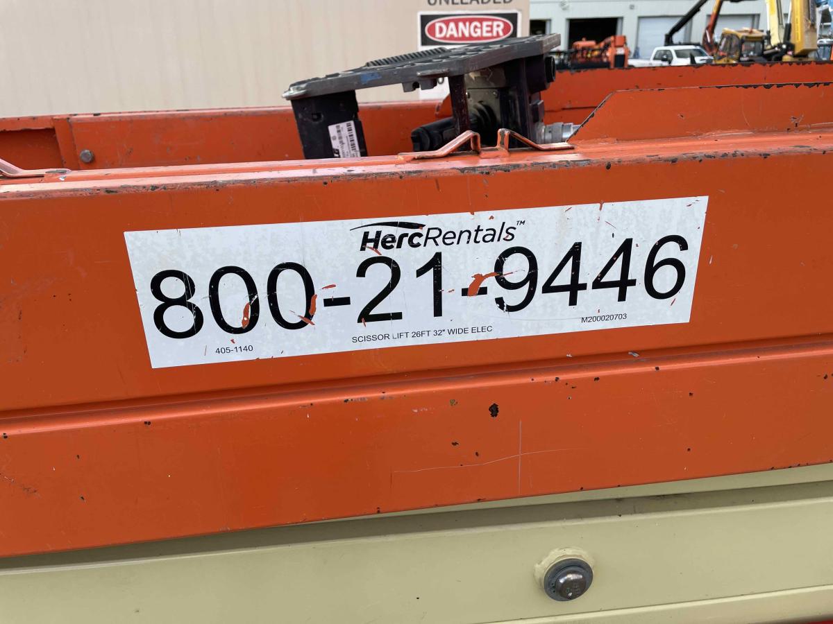 2018 JLG 2632ES
