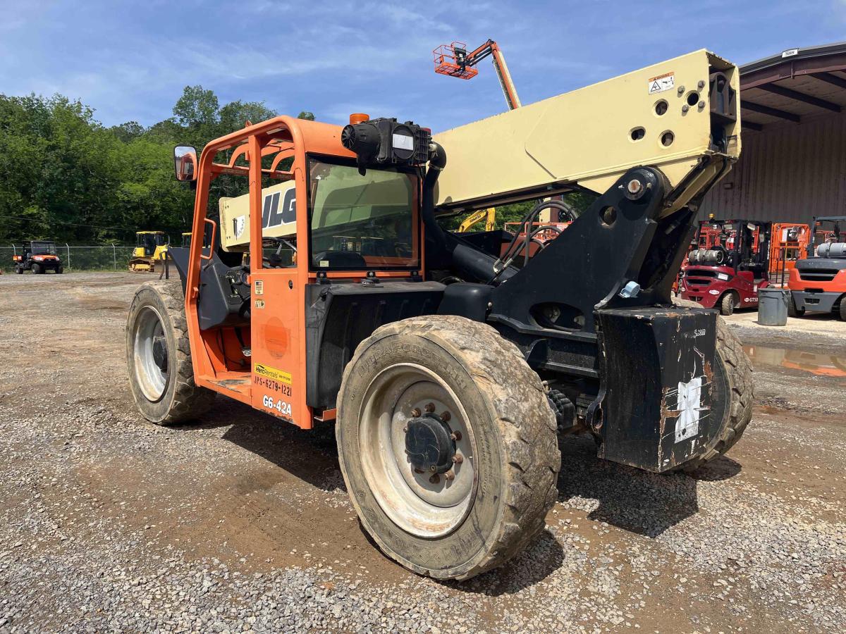2013 JLG G6-42A