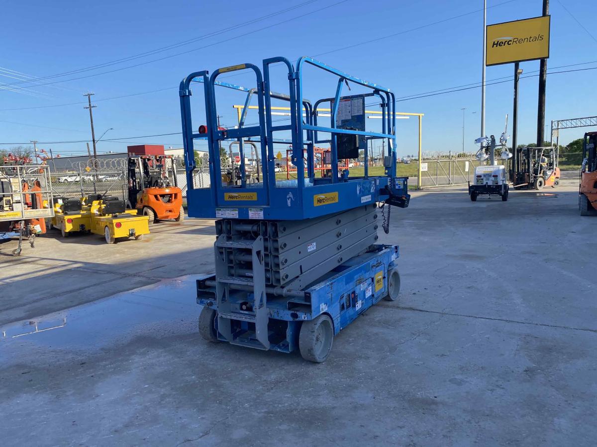 2015 Genie GS-3246