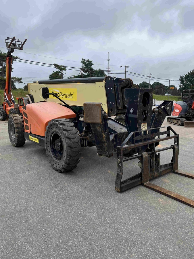 2017 JLG 1255-2