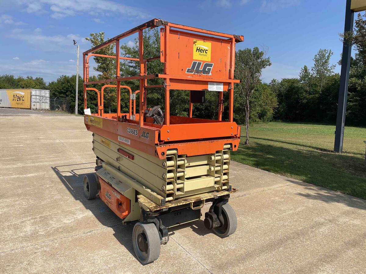 2018 JLG 3246ES-5
