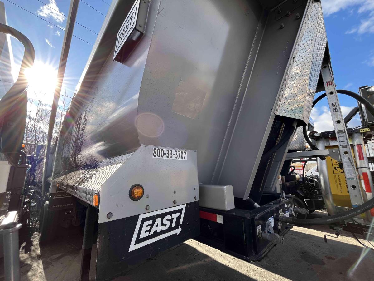 2021 EAST 30 Ft Tria