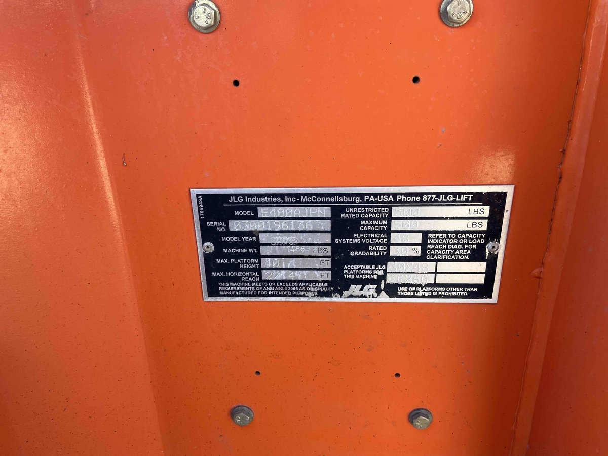 2015 JLG E400AJPN-8