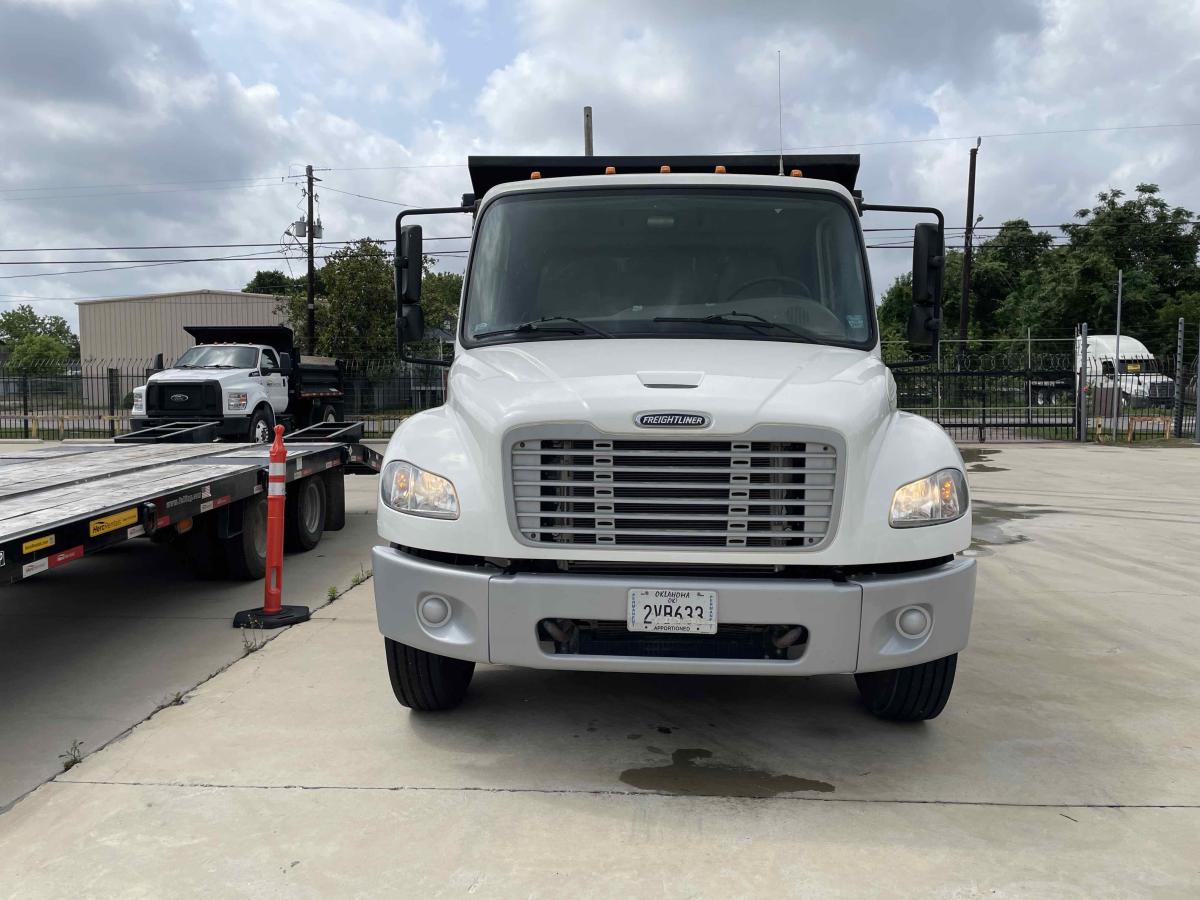 2015 Freightliner M2106
