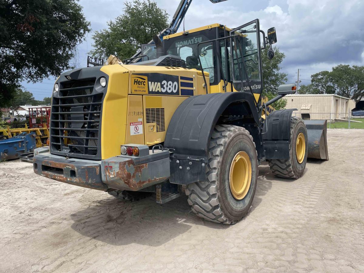 2019 Komatsu WA380-8