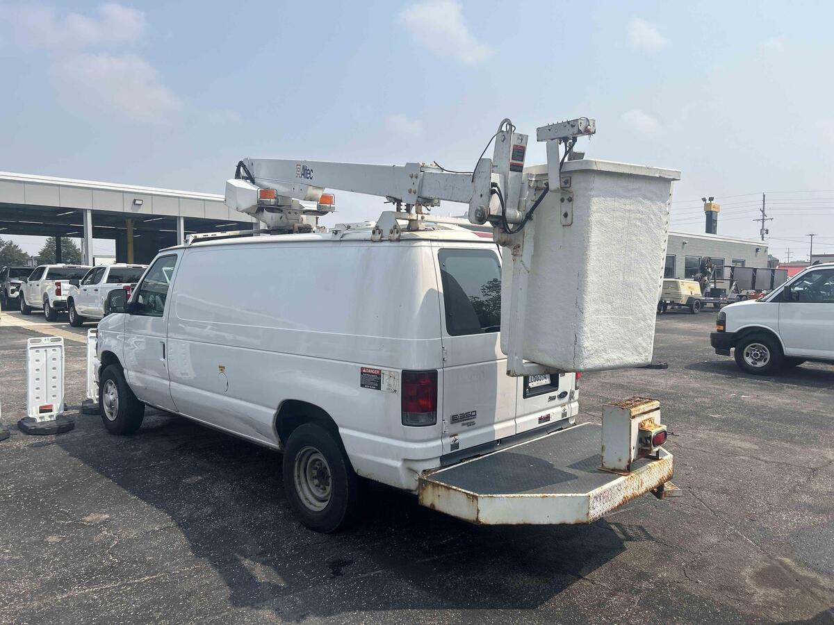 2011 Ford E350 Superduty-3